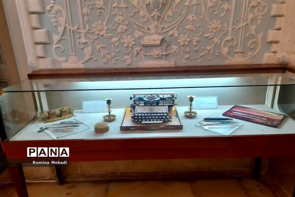 بازدید دانش‌آموزان آموزشگاه الزهرا(س) اسلامشهر از کاخ گلستان