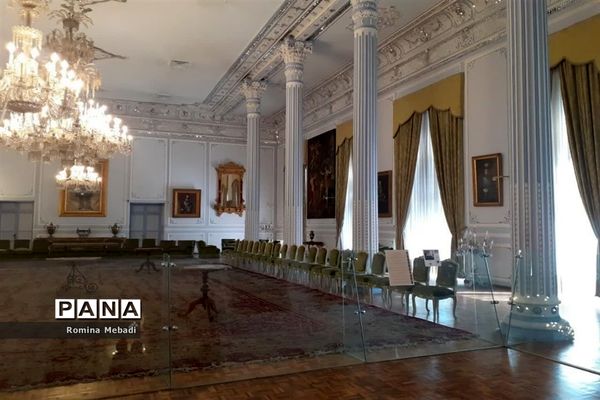 بازدید دانش‌آموزان آموزشگاه الزهرا(س) اسلامشهر از کاخ گلستان