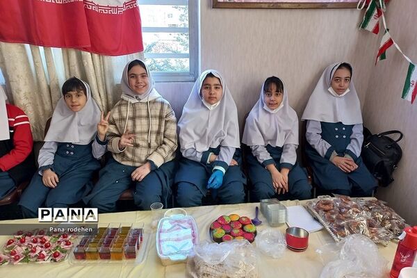 برگزاری بازارچه دانش‌آموزی در دبستان کوثر رودهن