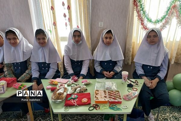 برگزاری بازارچه دانش‌آموزی در دبستان کوثر رودهن