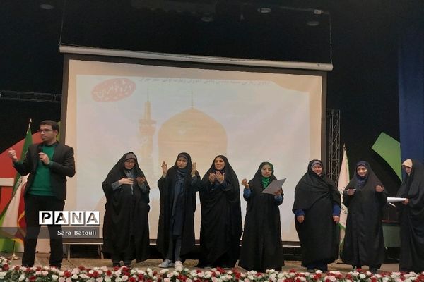 بدرقه دانش‌آموزان زیارت اولی شهر تهران