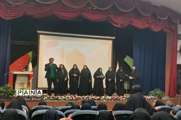 بدرقه دانش‌آموزان زیارت اولی شهر تهران