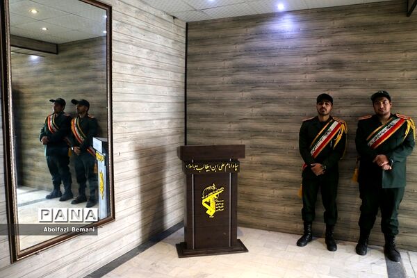 آیین تجلیل از خادمان دومین کنگره ملی شهدای استان قم