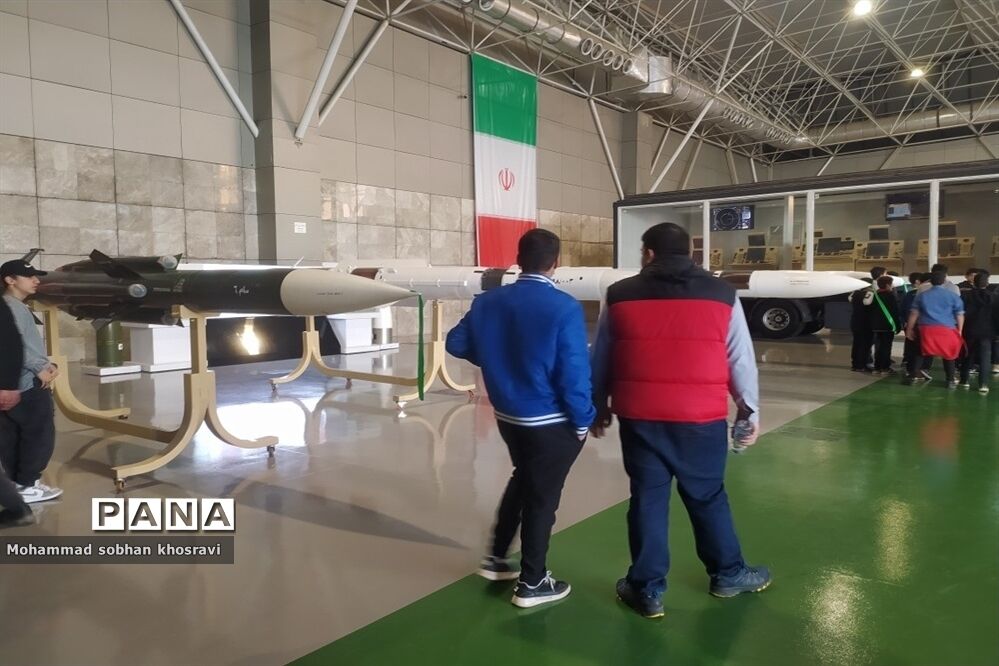 بازدید دانش‌‌‌آموزان هنرستان کارآفرینان ملارد از پارک هوا و فضا