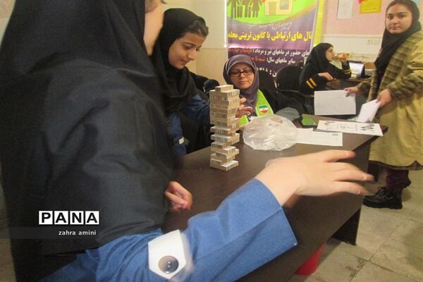 برگزاری مسابقات بازی‌های فکری سرگرمی رویش در شهرستان سروستان