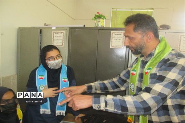 برگزاری مسابقات بازی‌های فکری سرگرمی رویش در شهرستان سروستان