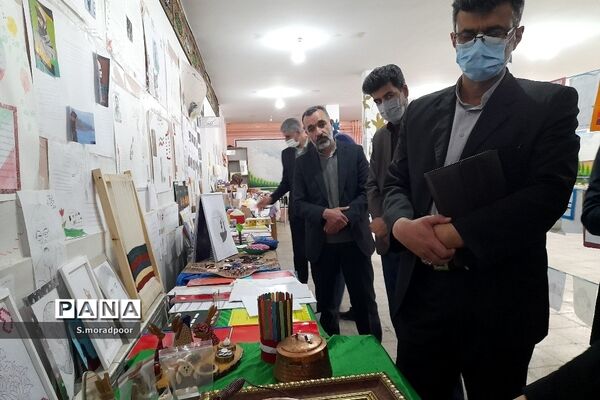 برگزاری نمایشگاه دست‌سازه‌های دانش‌آموزی در شهرکرد