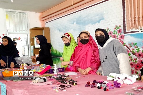 برگزاری نمایشگاه دست‌سازه‌های دانش‌آموزی در شهرکرد
