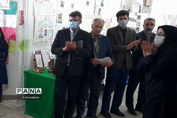 برگزاری نمایشگاه دست‌سازه‌های دانش‌آموزی در شهرکرد