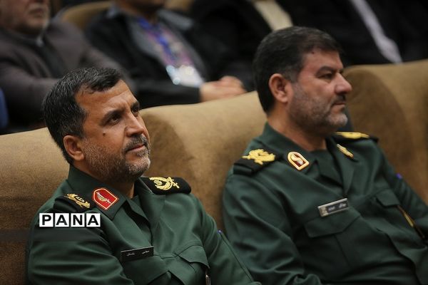 همایش ملی تجلیل از دبیران منتخب درس آمادگی دفاعی کشور