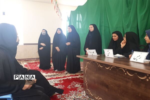 نشست اعضای مجلس دانش‌آموزی ابرکوه