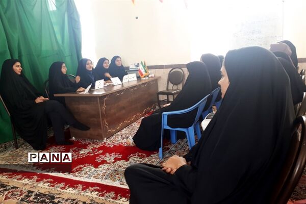 نشست اعضای مجلس دانش‌آموزی ابرکوه