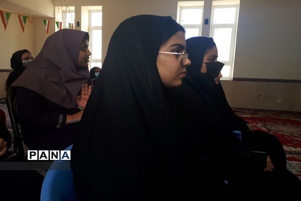 نشست اعضای مجلس دانش‌آموزی ابرکوه