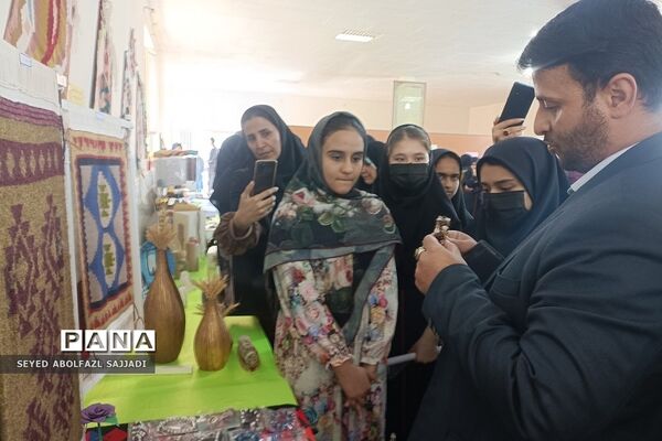 برگزاری نمایشگاه و بازارچه جشنواره نوجوان خوارزمی در فشافویه