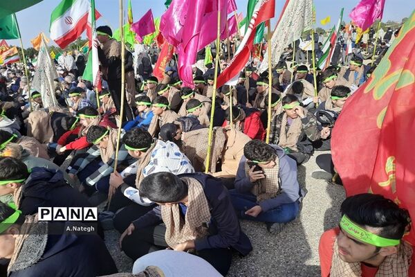 کاروان راهیان نور دانش‌آموزان منطقه ۱۵ تهران