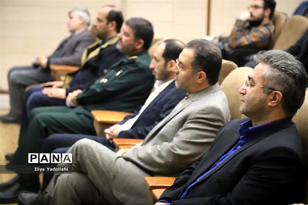 نخستین همایش ملی تجلیل از دبیران منتخب درس آمادگی دفاعی کشور