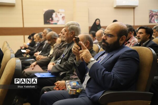 نخستین همایش ملی تجلیل از دبیران منتخب درس آمادگی دفاعی کشور