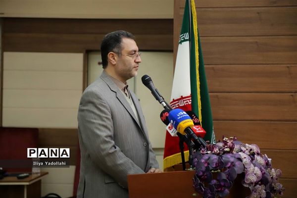 نخستین همایش ملی تجلیل از دبیران منتخب درس آمادگی دفاعی کشور