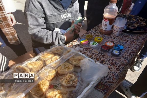 بازارچه آموزش کسب و کاردانش‌آموزان آموزشگاه آیت‌الله گلپایگانی اسلامشهر