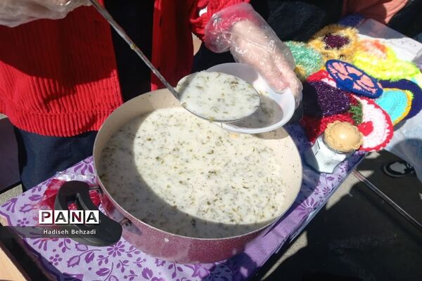 بازارچه آموزش کسب و کاردانش‌آموزان آموزشگاه آیت‌الله گلپایگانی اسلامشهر