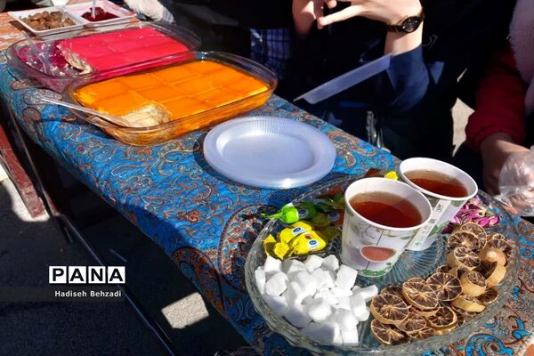 بازارچه آموزش کسب و کاردانش‌آموزان آموزشگاه آیت‌الله گلپایگانی اسلامشهر