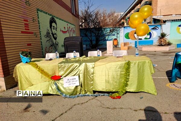 برگزاری جشنواره غذا در دبیرستان سیزده آبان ناحیه یک کرج