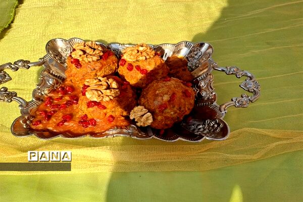 برگزاری جشنواره غذا در دبیرستان سیزده آبان ناحیه یک کرج