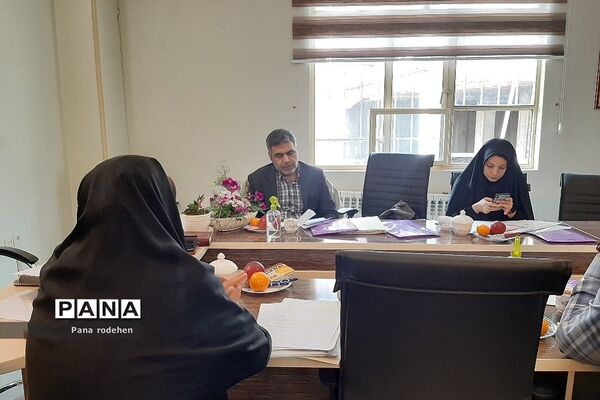 جلسه تخصصی مسئولان آموزش فنی حرفه‌ای اداره‌کل آموزش و پرورش شهرستان‌های استان تهران در رودهن