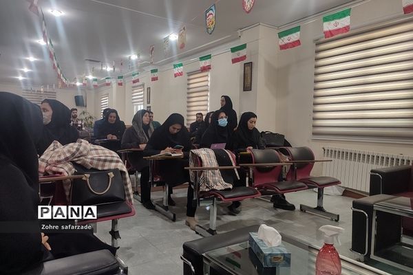 کارگاه پیشگیری از خودکشی و راهکارهای مداخله‌ای در آموزش و پرورش رودهن