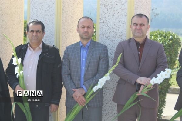غبارروبی مزار شهدای گمنام گلوگاه در روز امور تربیتی