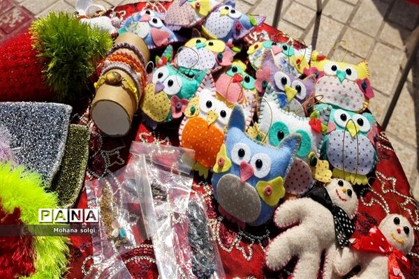 برپایی غرفه‌های فروش دست سازه‌های دانش‌آموزان مدرسه مهلا ملارد