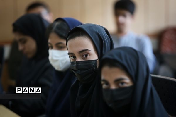 نشست نمایندگان منتخب دانش‌آموزان با معاون آموزش متوسطه وزارت آموزش و پرورش