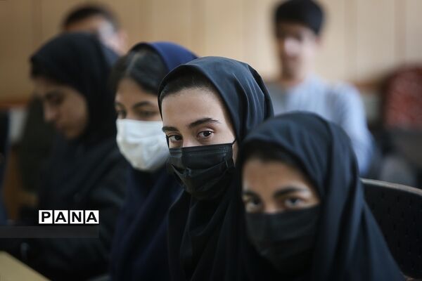 نشست نمایندگان منتخب دانش‌آموزان با معاون آموزش متوسطه وزارت آموزش و پرورش
