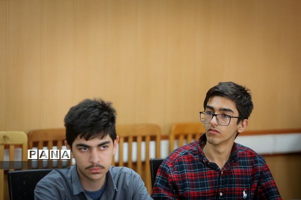 نشست نمایندگان منتخب دانش‌آموزان با معاون آموزش متوسطه وزارت آموزش و پرورش