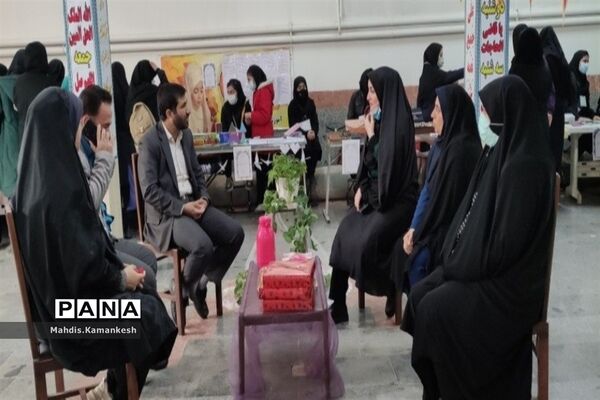 بازارچه کسب و کار دانش‌آموزان پاکدشتی