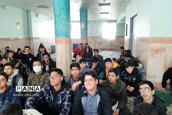 کارگاه مشاوره‌ هدایت تحصیلی و انگیزشی ویژه پایه نهم در دبیرستان دارالفنون رودهن