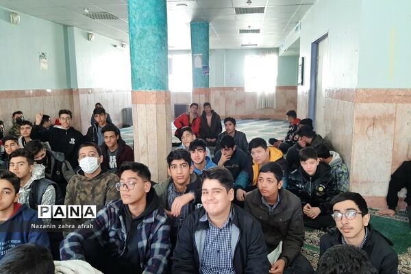 کارگاه مشاوره‌ هدایت تحصیلی و انگیزشی ویژه پایه نهم در دبیرستان دارالفنون رودهن