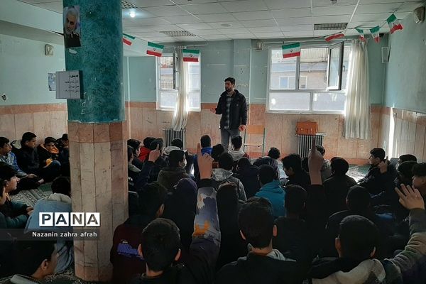 کارگاه مشاوره‌ هدایت تحصیلی و انگیزشی ویژه پایه نهم در دبیرستان دارالفنون رودهن