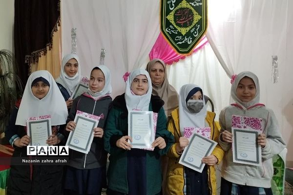 تقدیر از دانش‌آموزان فعال تربیتی و آموزشی در دبستان شهدای کریتون یک  رودهن