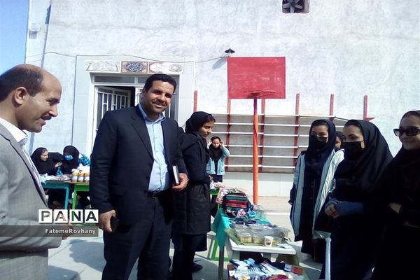 بازدید مدیر آموزش و پرورش خلیل‌آباد از بازارچه کار و فناوری دبیرستان پاکدل