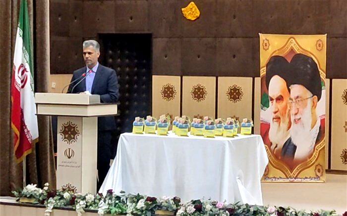 سرلوحه همه برنامه‌ها و فعالیت‌های تربیتی در مدارس باید قرآن باشد