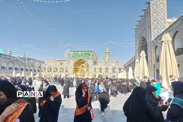 دومین روز دیدار دانش‌آموزان زیارت اولی شهر تهران با امام رضا( ع)