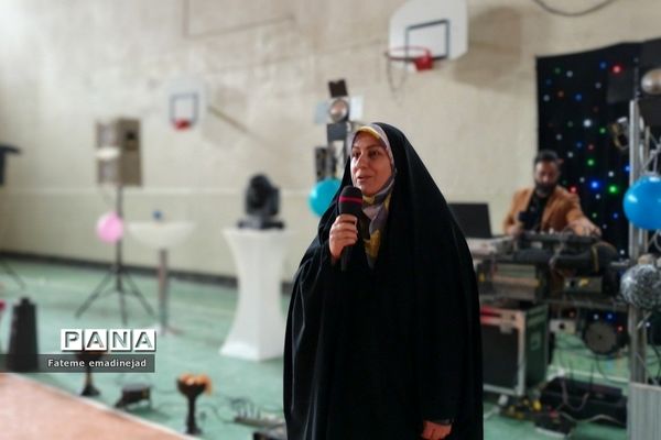 جشن بزرگ اعیاد شعبانیه در مدرسه تربیت رودهن