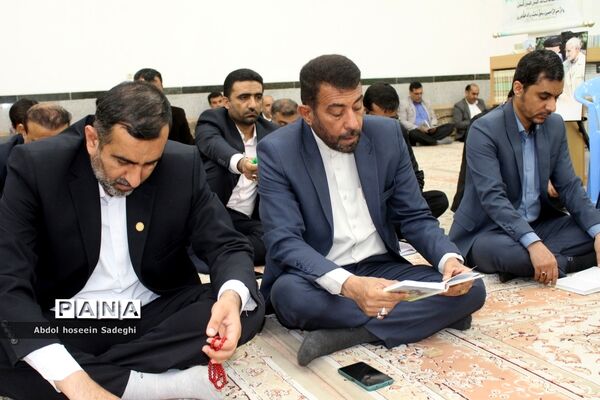 قرائت زیارت عاشورا به‌مناسبت هفته تربیت اسلامی