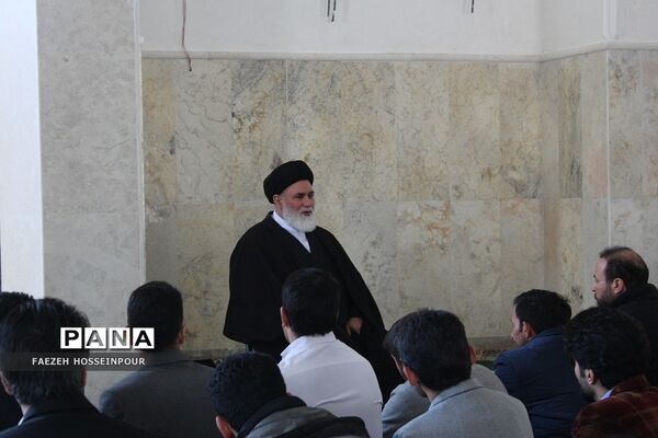 آیین غبارروبی  گلزار شهدا توسط مربیان پرورشی به مناسبت هفته امور تربیتی
