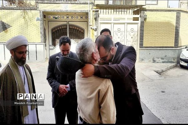 سلام  ویژه رهبر معظم انقلاب به جانبازان نایینی ابلاغ شد