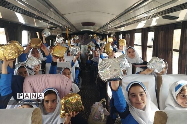 جشن تکلیف دانش‌آموزان دبستان مهرآیین بهارستان 2 در حرم شاه عبدالعظیم حسنی