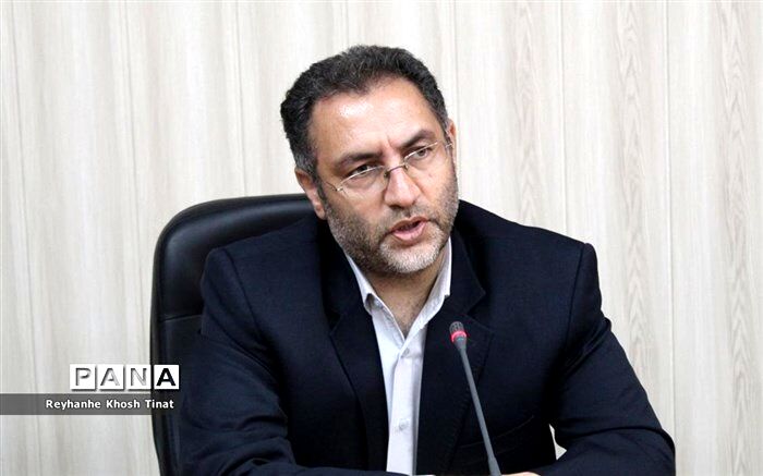 خانواده، بستر حضور افراد در نهادهای اجتماعی را فراهم می‌کند