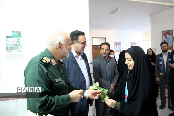 دیدار مدیرکل آموزش و پرورش خراسان رضوی با فرمانده سپاه امام رضا (ع) به مناسبت روز پاسدار