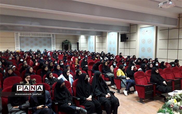 برگزاری دومین همایش هدایت تحصیلی دانش‌آموزان پایه نهم مدارس فیروزه 